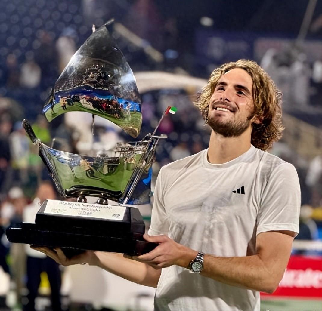 关于法国网球队力克西班牙网球队，西西帕斯送出助攻的信息