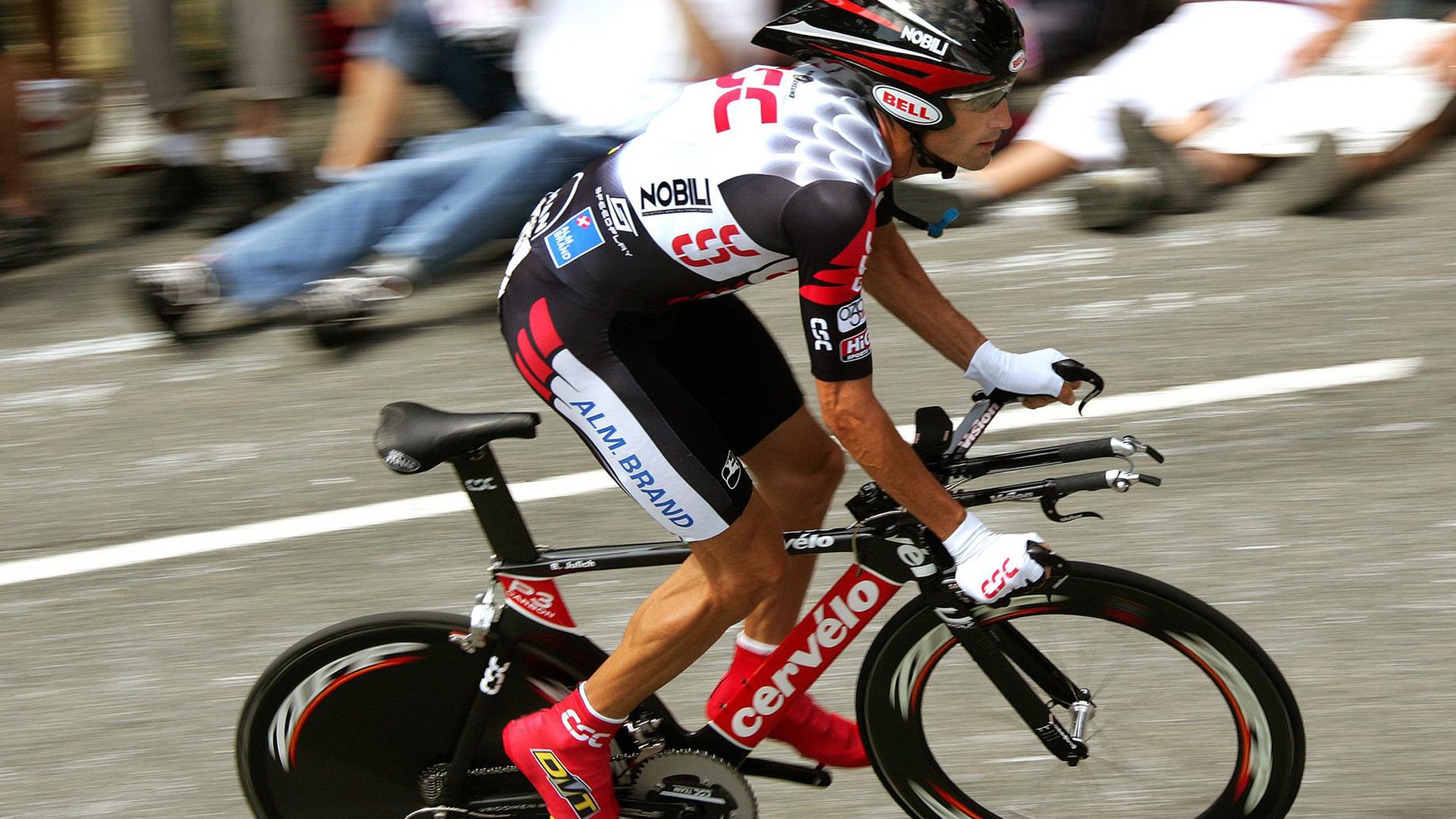 英超争冠焦点战，勒沃库森轻取塞维利亚，德甲劲旅展现跨联赛统治力