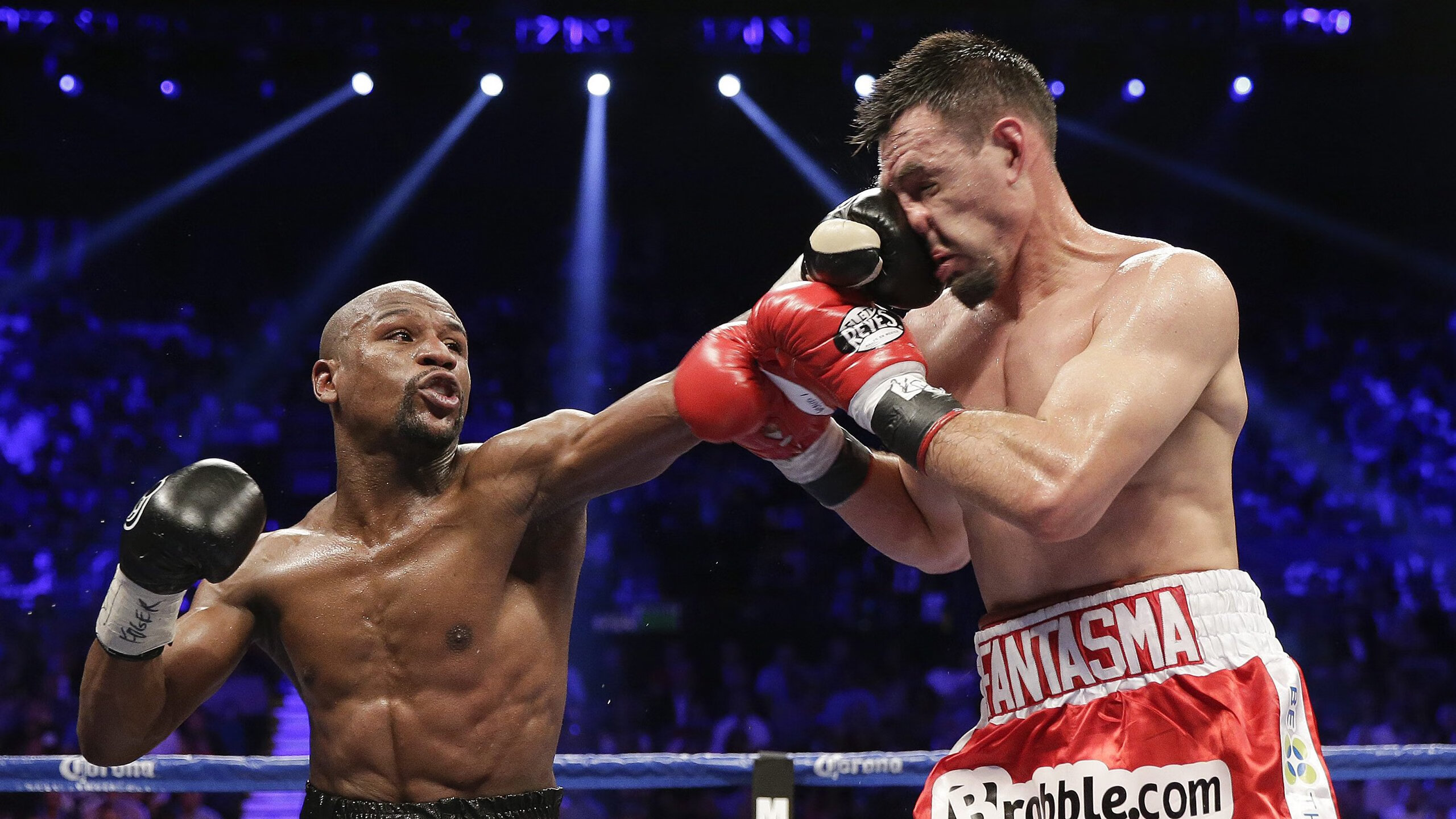 当沙漠遇见海洋,苏亚雷斯一记惊世倒钩,点燃澳大利亚与埃及的史诗对决